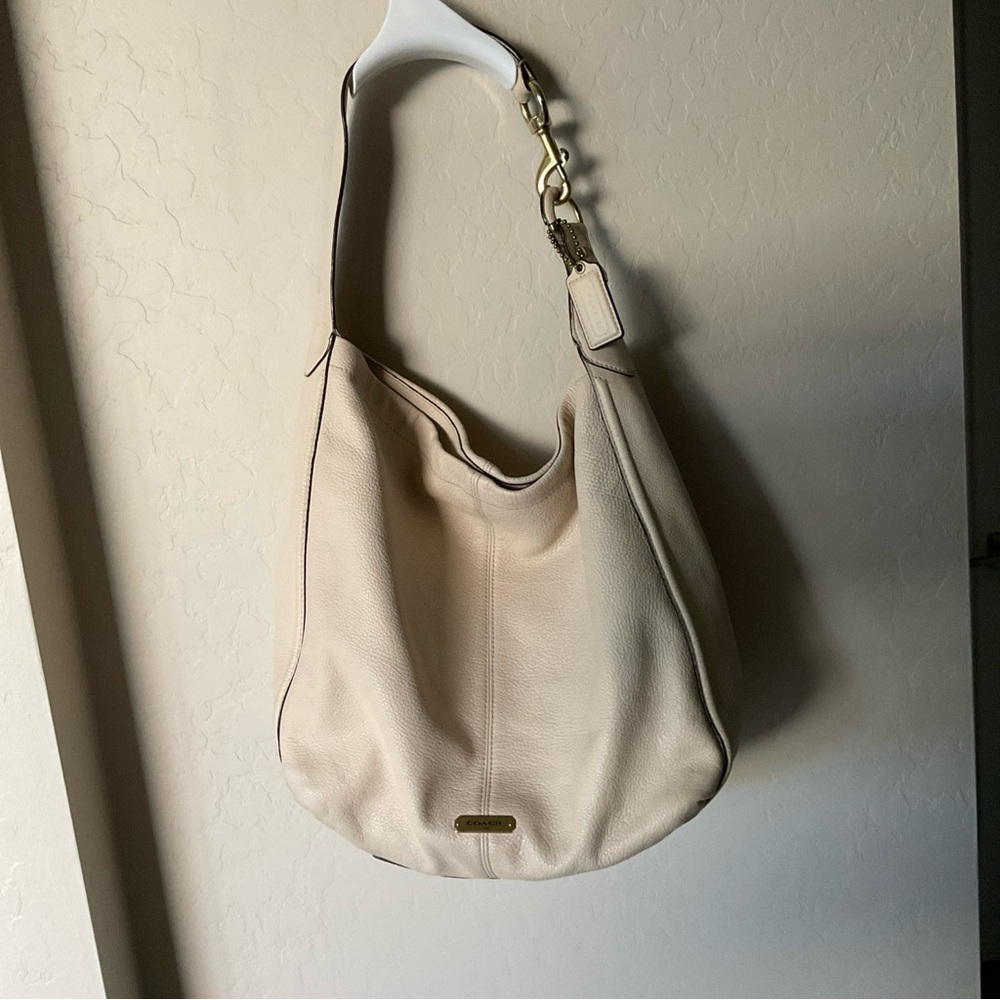 Coach Avery Ivory Pebbled Leather Tassel Large Hobo Shoulder Bag Tote F23309
